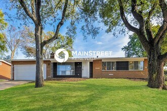 Building Photo - 21 Oakwood Dr