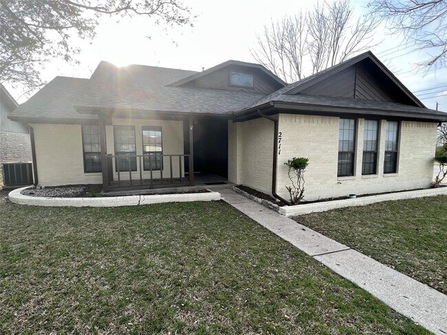 Building Photo - 2711 Kelly Dr