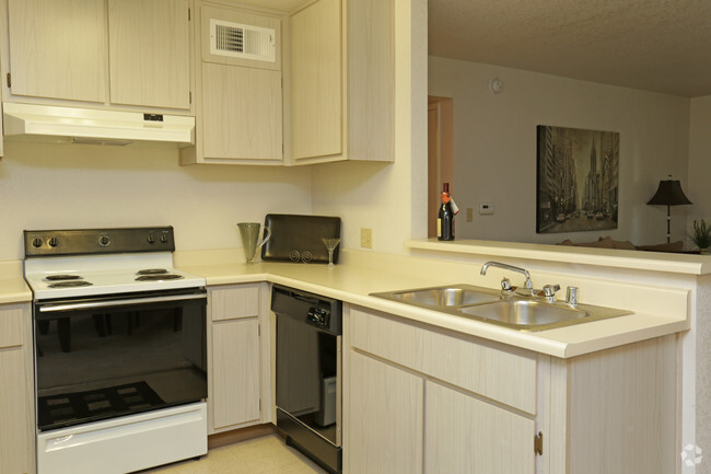 Kitchen - Madera Villa