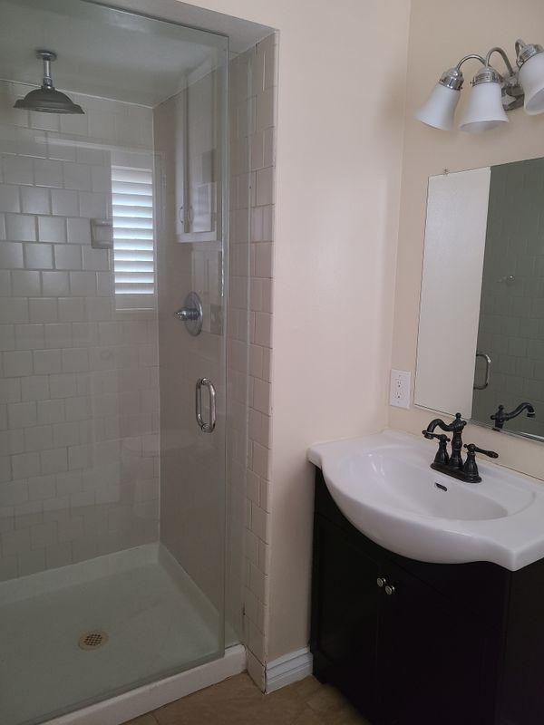 Foto del edificio - 15720 Rose Ln