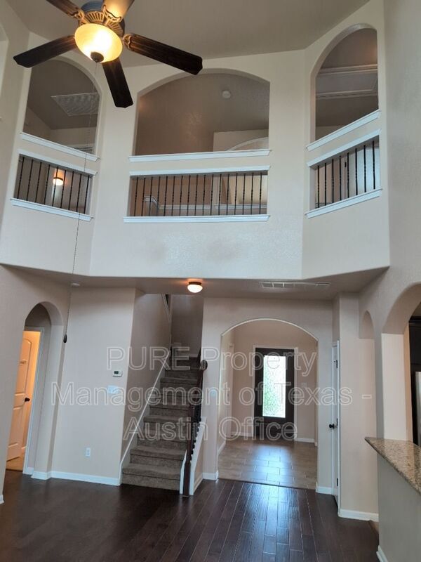 Building Photo - 8528 Reggio St