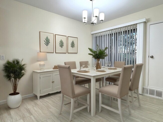 Comida - Krystie Manor (55+ Community)