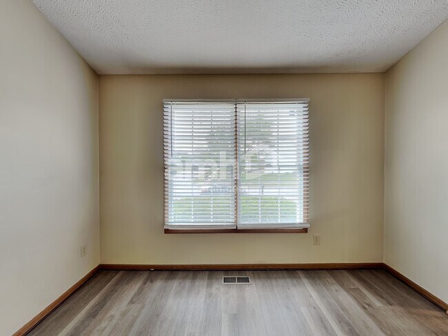 Foto del edificio - 5712 Danmar Dr