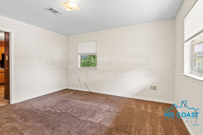 Foto del edificio - 316 Tandy Dr