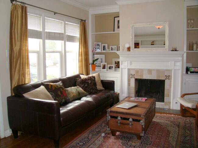 Building Photo - 1149 Cole Ave