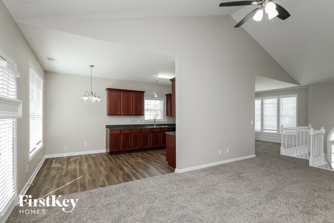 Building Photo - 731 Mallard Dr