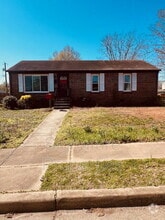 Building Photo - 1805 Maplewood Ave