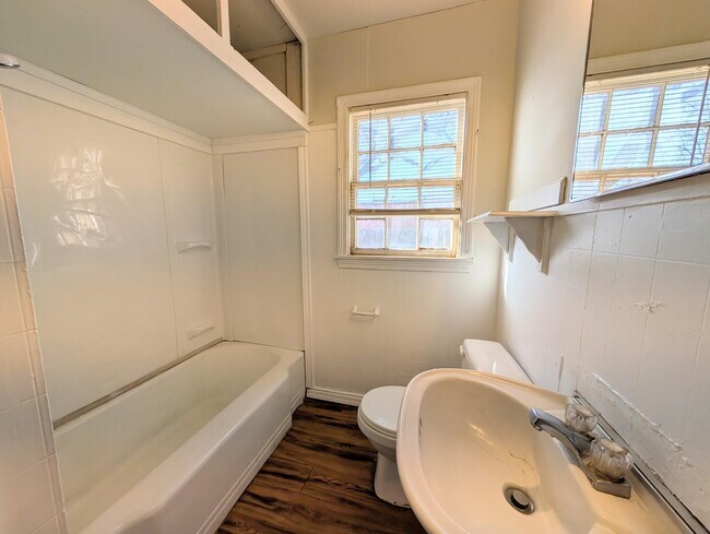 Foto del edificio - 2823 33rd St