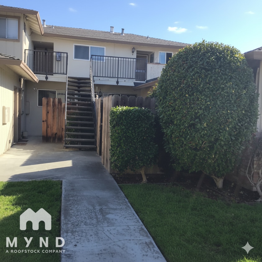 Foto principal - 3695 Greenlee Dr