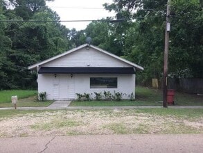 Building Photo - 219 W 29th Ave