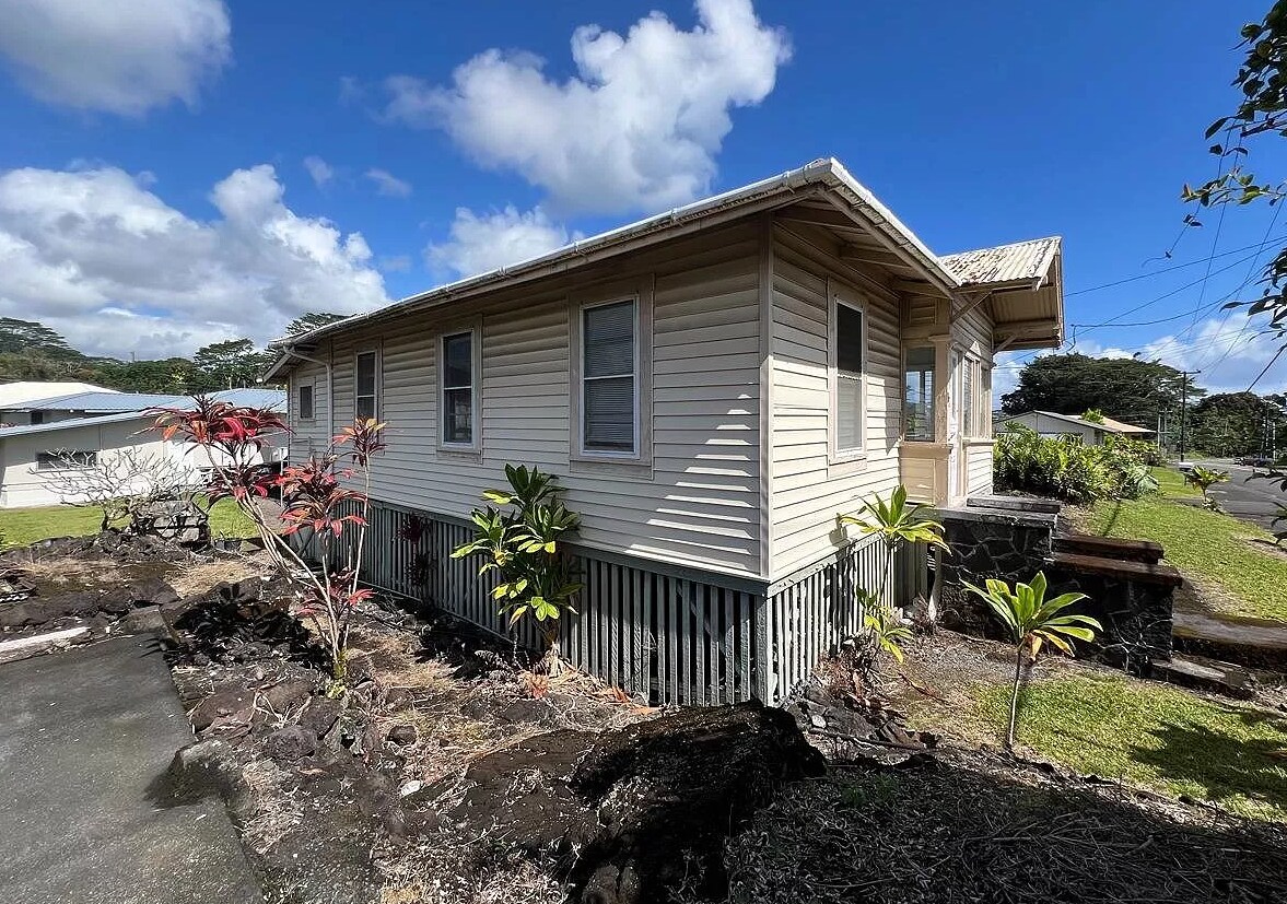 54 Kaumana Dr, Hilo, HI 96720 House Rental in Hilo, HI