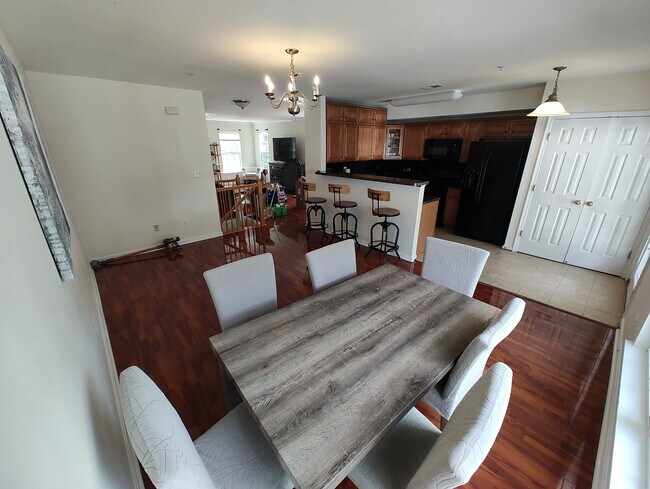 Foto del edificio - 2147 Hideaway Ct