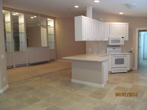 Building Photo - 12170 SW Elsinore Dr