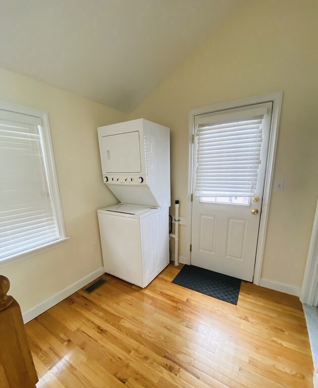 Foto del edificio - 554 Pleasant St