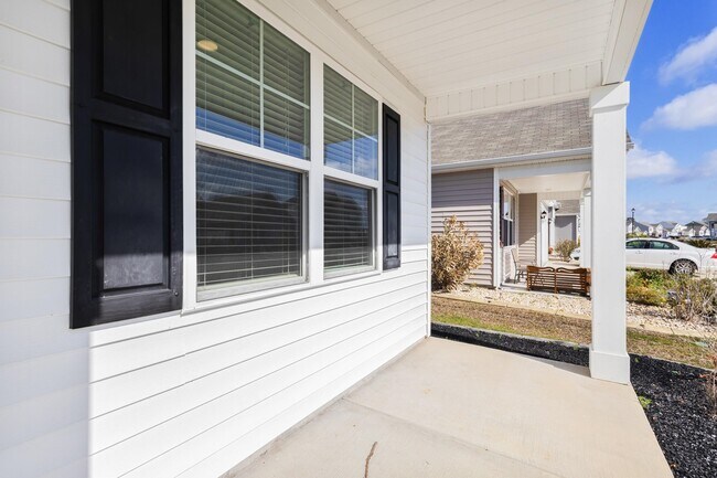 Foto del edificio - 2053 Ainsley Dr