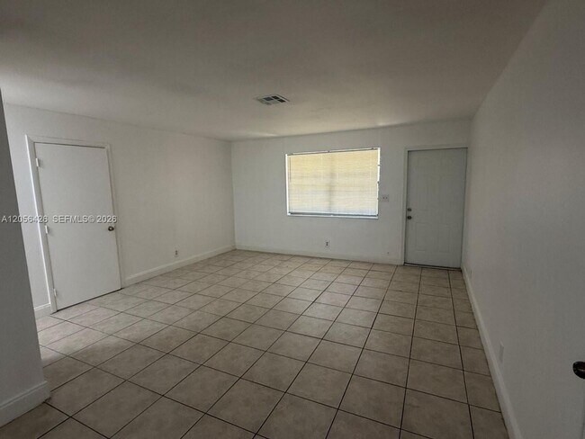 Foto del edificio - 1132 NE 5th Ave