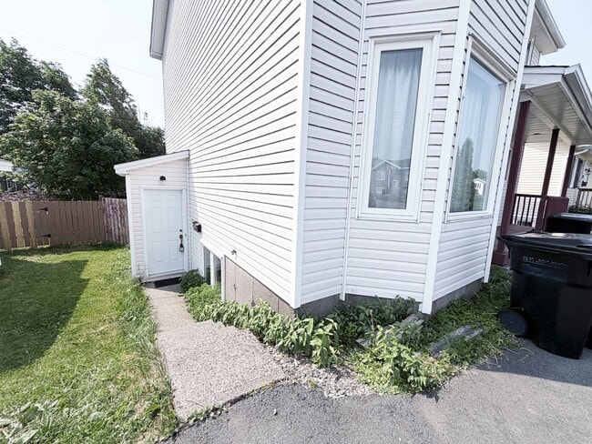 Building Photo - 18 Alderberry Ln