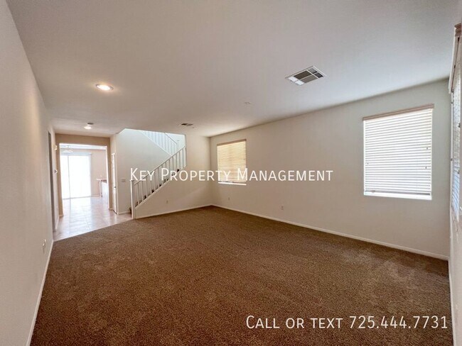 Building Photo - 251 Hickory Heights Ave