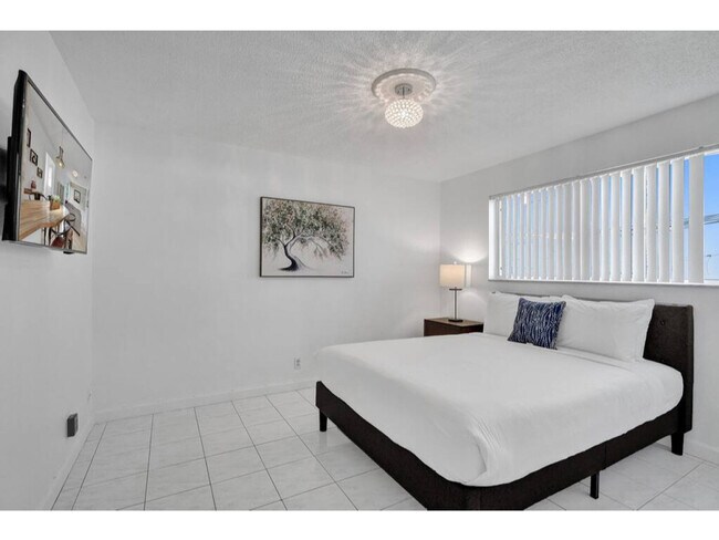 Foto del edificio - 3215 NE 7th St