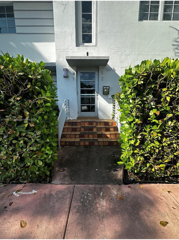 Amazing 2 bed 2 bath steps away from Lincoln Rd Mall ! - 1600 Michigan Ave