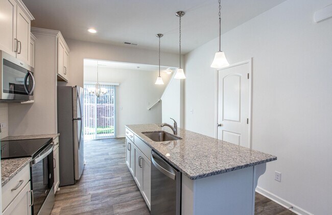 Foto del edificio - BEAUTIFUL 2 Bedroom Townhome in Cox Mill D...