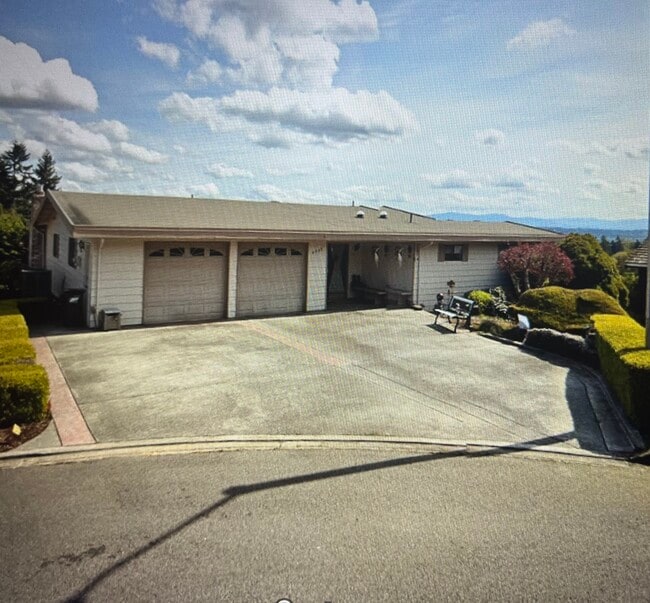 Building Photo - 4233 S 252nd Pl