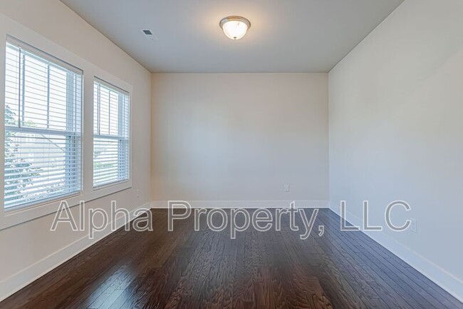 Building Photo - 205 Blue Danube Dr