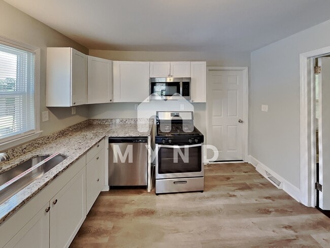 Building Photo - 4826 Holbrook Dr