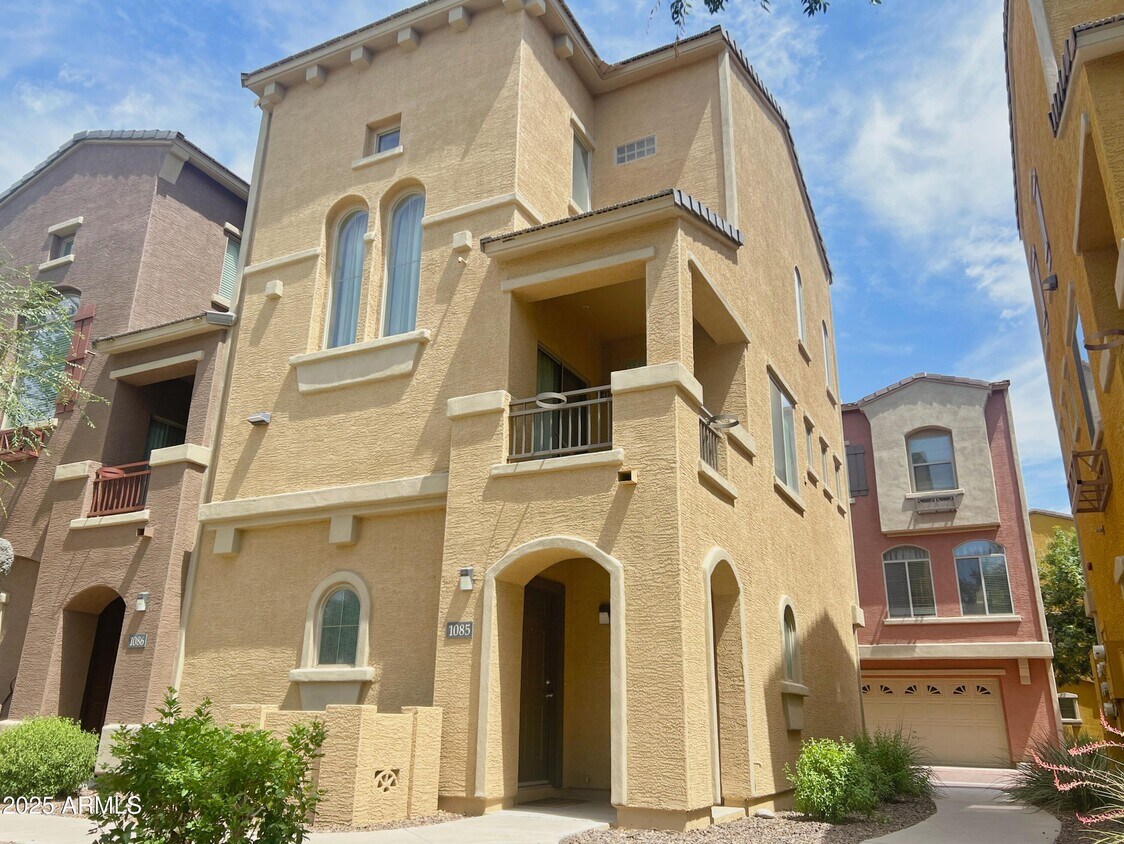 Foto principal - 900 S 94th St