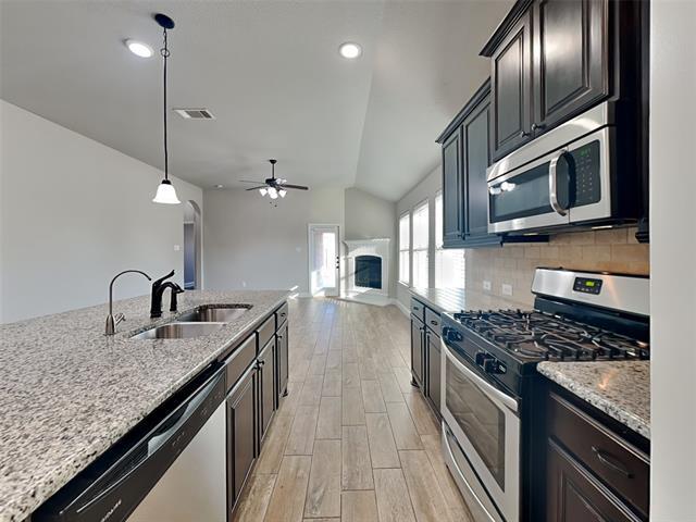 Building Photo - 900 McLynn Ct