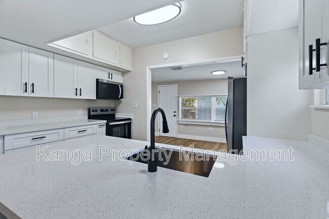 Foto del edificio - 3714 Morton Ave