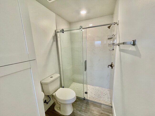 Building Photo - 3720 SW 8th Pl