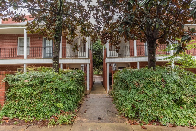 Building Photo - 510 E Gillespie St