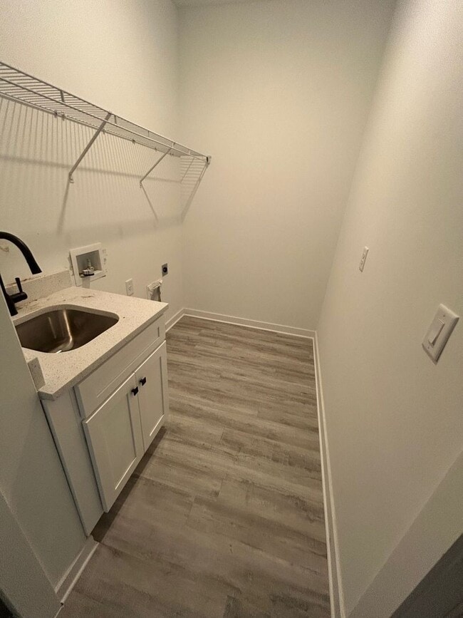 Foto del edificio - 1128 Bismarck Rd