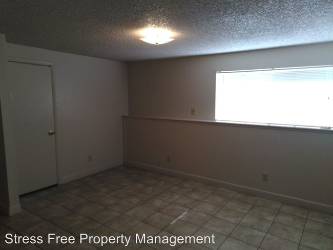 Building Photo - 180 W 895 S