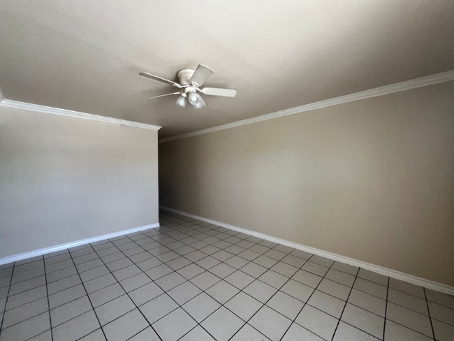 Foto del edificio - 301 E Locust St