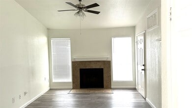 Building Photo - 3900 Woodchase Dr