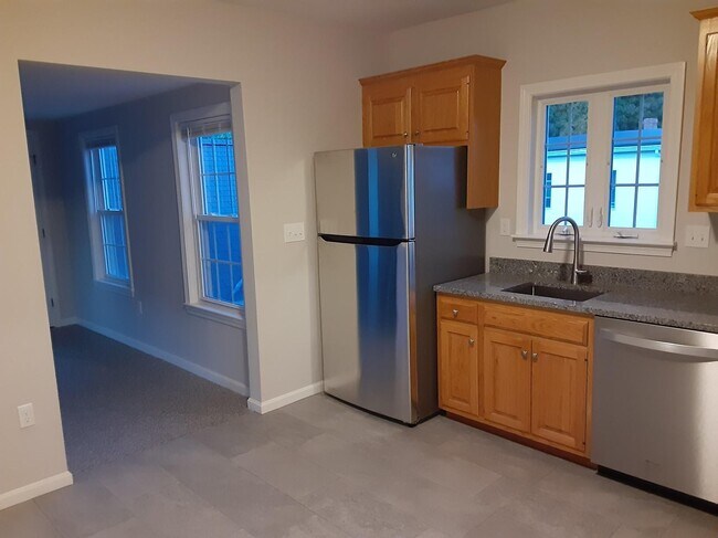 kitchen - 2 Lincoln St