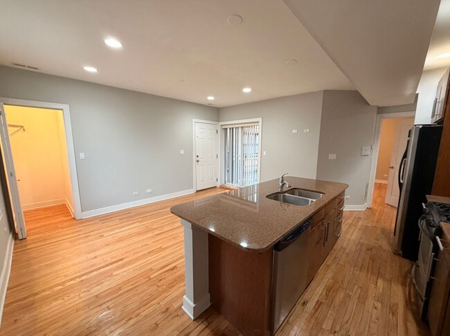 Foto del edificio - 4228 N Whipple St