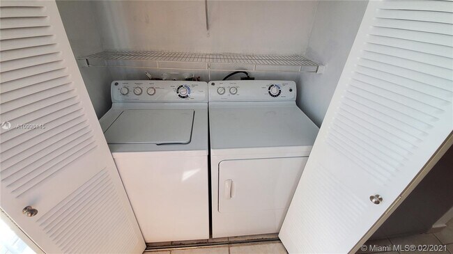 Building Photo - 2220 SW 122nd Ct
