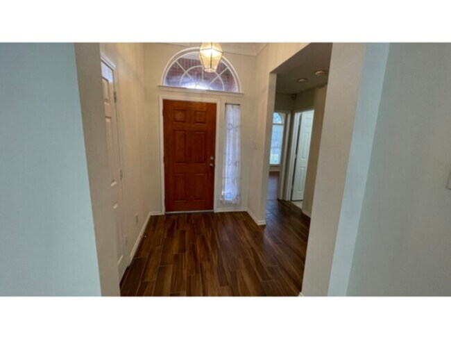 Building Photo - Beautiful Single Story Home in Park Glen