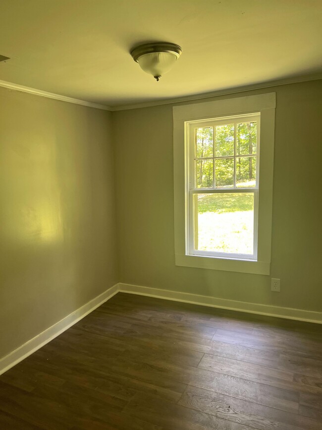 Building Photo - 44 Rose Hill Dr