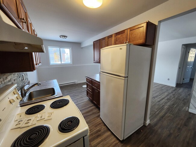 Building Photo - 522 Bonita Ave