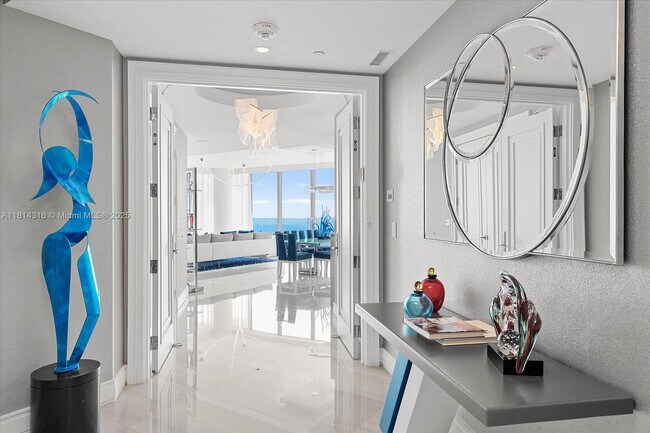 Foto del edificio - 17901 Collins Ave