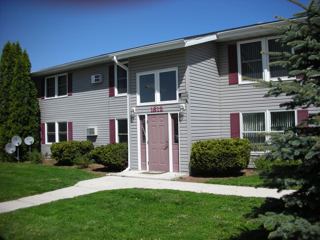 Building Photo - Village Apartments