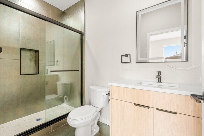 Foto del edificio - 108 Fleming Ave