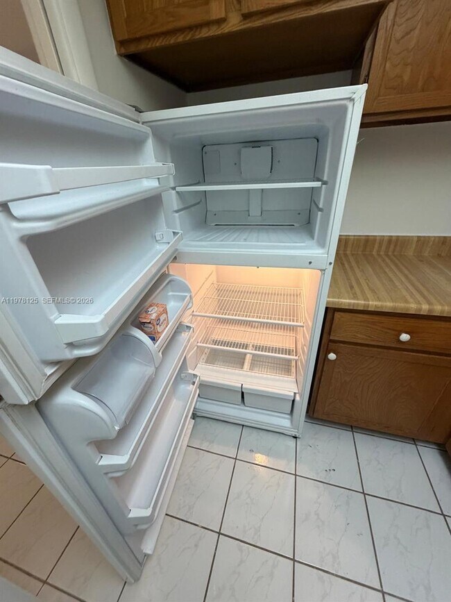 Foto del edificio - 3720 Inverrary Dr