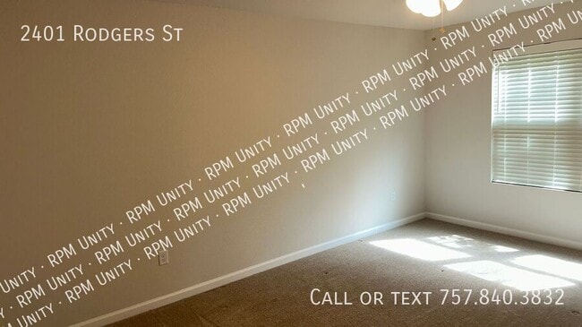 Foto del edificio - 2401 Rodgers St