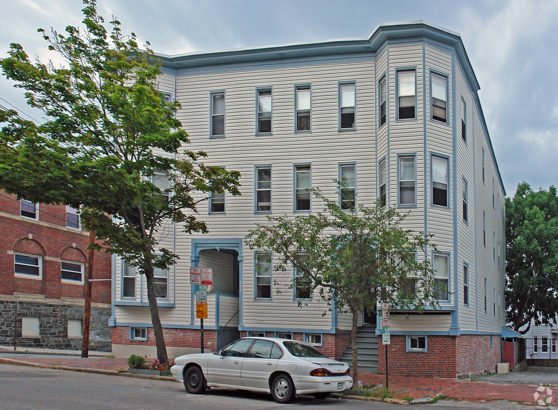 Building Photo - 273 Cumberland Ave