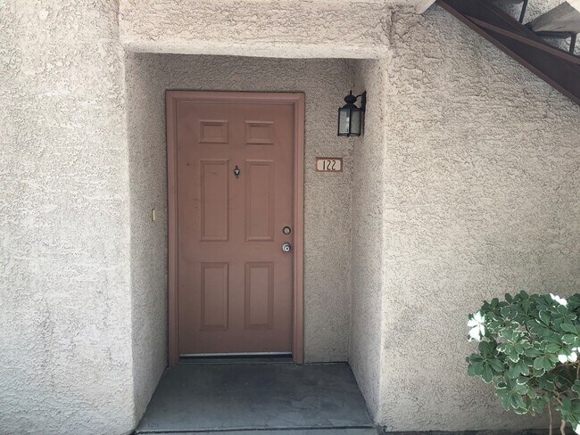 Foto del edificio - 6500 W Lake Mead Blvd